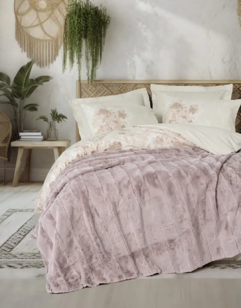 Cotton Box Trim Çift Kişilik Kürk Battaniyeli Nevresim Takımı Suave Pudra